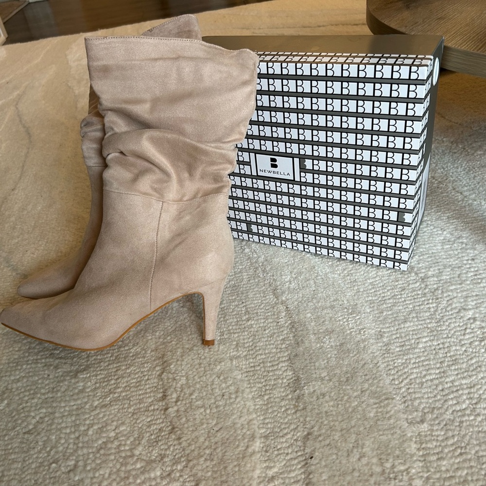 Brand new never used cream, New Bella boots, size 8